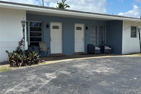 Commercial property in Dania Beach, Florida 178.37 sq.m. № 1712321 - photo 1