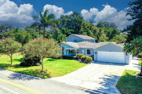 House in Plantation, Florida 5 bedrooms, 370.49 sq.m. № 2378726 - photo 8
