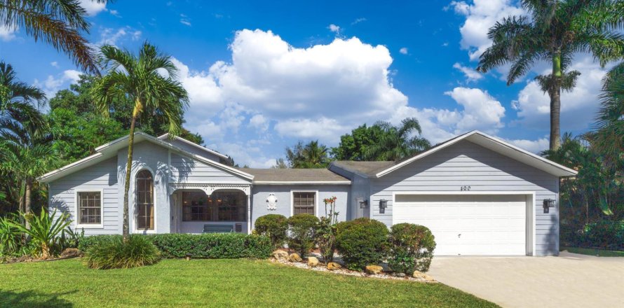 House in Plantation, Florida 5 bedrooms, 370.49 sq.m. № 2378726