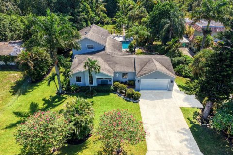 House in Plantation, Florida 5 bedrooms, 370.49 sq.m. № 2378726 - photo 7