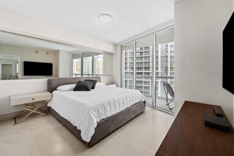 Condo in Miami, Florida, 2 bedrooms  № 1994676 - photo 15