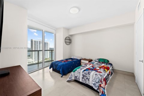 Condo in Miami, Florida, 2 bedrooms  № 1994676 - photo 23