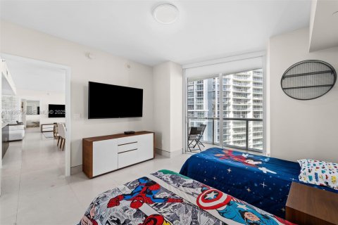 Condo in Miami, Florida, 2 bedrooms  № 1994676 - photo 24