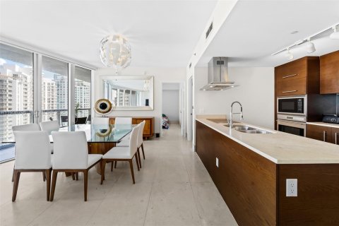 Condo in Miami, Florida, 2 bedrooms  № 1994676 - photo 10