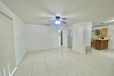 Снять в аренду виллу или дом в Ки-Ларго, Флорида 3 спальни, 146.23м2, № 1949889 - фото 7