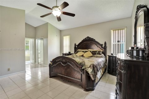 Casa en venta en Coral Springs, Florida, 4 dormitorios № 2077603 - foto 13