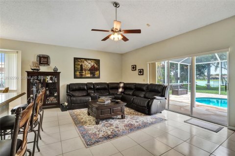 Casa en venta en Coral Springs, Florida, 4 dormitorios № 2077603 - foto 12