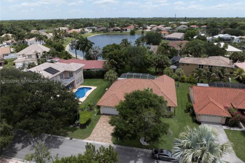 Casa en venta en Coral Springs, Florida, 4 dormitorios № 2077603 - foto 2