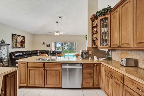 Casa en venta en Coral Springs, Florida, 4 dormitorios № 2077603 - foto 8