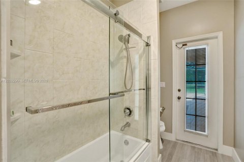 Casa en venta en Coral Springs, Florida, 4 dormitorios № 2077603 - foto 19