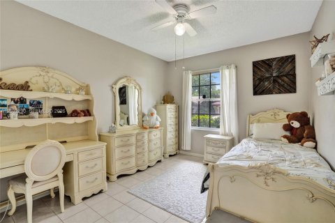 Casa en venta en Coral Springs, Florida, 4 dormitorios № 2077603 - foto 17