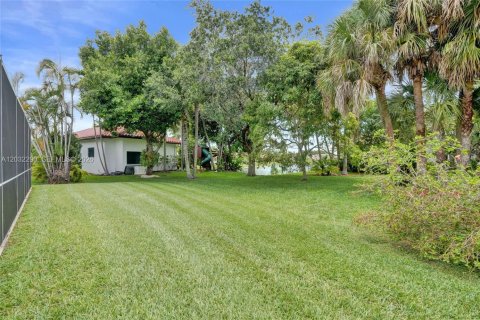 Casa en venta en Coral Springs, Florida, 4 dormitorios № 2077603 - foto 28