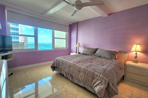 Снять в аренду кондоминиум в Холливуд, Флорида 2 спальни, 108.7м2, № 2034221 - фото 13