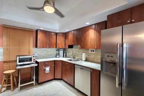 Снять в аренду кондоминиум в Холливуд, Флорида 2 спальни, 108.7м2, № 2034221 - фото 11