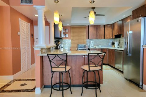 Снять в аренду кондоминиум в Холливуд, Флорида 2 спальни, 108.7м2, № 2034221 - фото 8