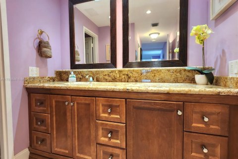 Снять в аренду кондоминиум в Холливуд, Флорида 2 спальни, 108.7м2, № 2034221 - фото 15