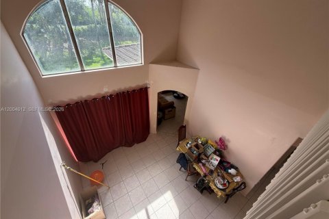 House in Pembroke Pines, Florida 5 bedrooms, 248.79 sq.m. № 2074871 - photo 9