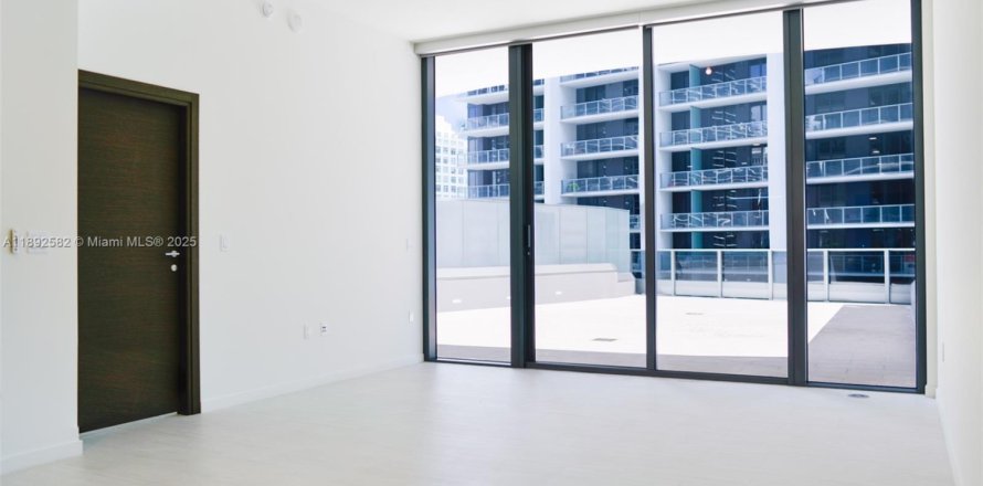 Condo à Miami, Floride, 1 chambre  № 1946380