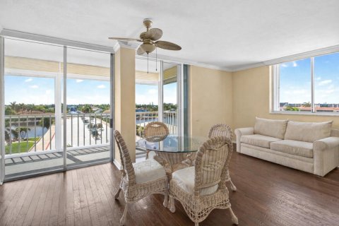 Condo in Delray Beach, Florida, 3 bedrooms  № 2252928 - photo 13