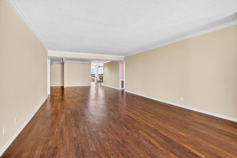 Condo in Delray Beach, Florida, 3 bedrooms  № 2252928 - photo 8