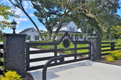 Casa en Oxford, Florida 3 dormitorios, 256.78 m2 № 2372866