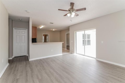 Villa ou maison à louer à Kissimmee, Floride: 3 chambres, 149.48 m2 № 2167058 - photo 5