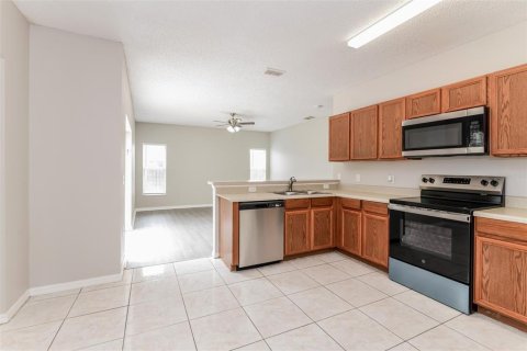 Villa ou maison à louer à Kissimmee, Floride: 3 chambres, 149.48 m2 № 2167058 - photo 6