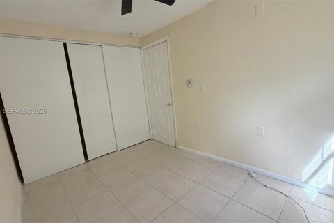 Casa en alquiler en Miami, Florida, 4 dormitorios, 108.14 m2 № 2030920 - foto 10