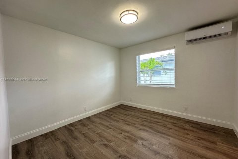 Appartement à louer à Hollywood, Floride: 1 chambre № 2385052 - photo 8