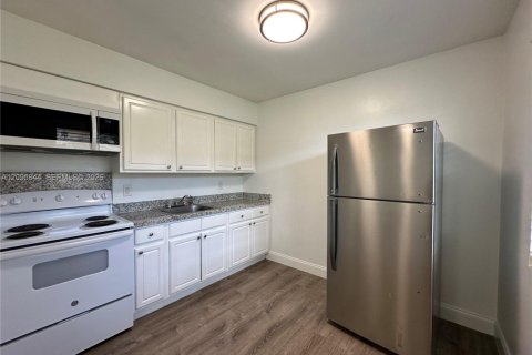 Appartement à louer à Hollywood, Floride: 1 chambre № 2385052 - photo 3