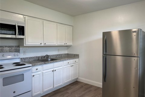 Appartement à louer à Hollywood, Floride: 1 chambre № 2385052 - photo 2