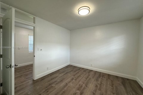 Appartement à louer à Hollywood, Floride: 1 chambre № 2385052 - photo 14