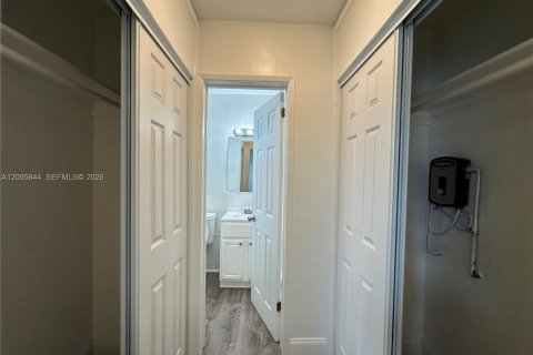 Appartement à louer à Hollywood, Floride: 1 chambre № 2385052 - photo 10