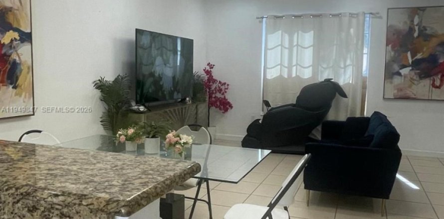 Touwnhouse à Miami, Floride 3 chambres, 149.39 m2 № 2153050