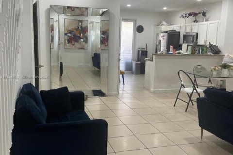 Touwnhouse à vendre à Miami, Floride: 3 chambres, 149.39 m2 № 2153050 - photo 10