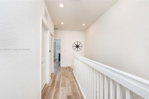 Townhouse in Miami, Florida 3 bedrooms, 126.53 sq.m. № 1838696 - photo 12