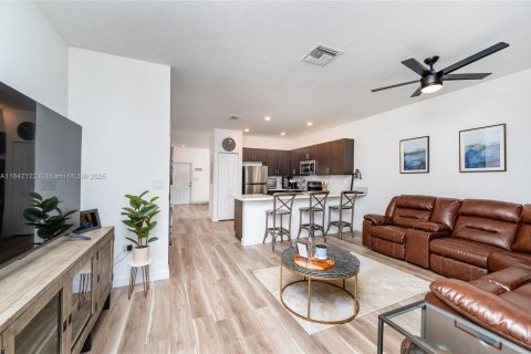 Townhouse in Miami, Florida 3 bedrooms, 126.53 sq.m. № 1838696 - photo 5