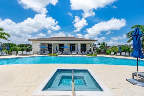 Townhouse in Miami, Florida 3 bedrooms, 126.53 sq.m. № 1838696 - photo 26