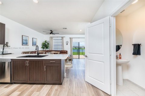Townhouse in Miami, Florida 3 bedrooms, 126.53 sq.m. № 1838696 - photo 6