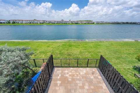 Townhouse in Miami, Florida 3 bedrooms, 126.53 sq.m. № 1838696 - photo 8