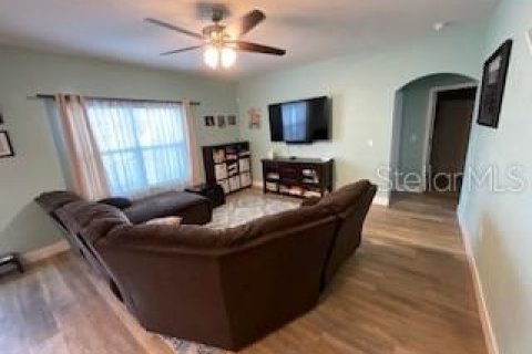 Villa ou maison à louer à Gainesville, Floride: 5 chambres, 237.46 m2 № 1815208 - photo 4