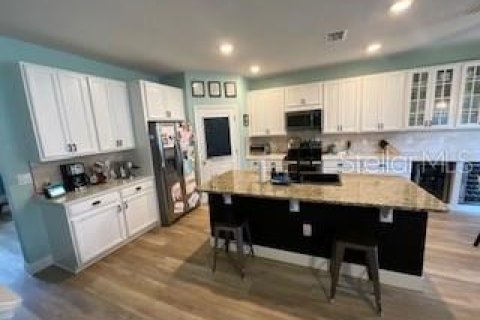 Villa ou maison à louer à Gainesville, Floride: 5 chambres, 237.46 m2 № 1815208 - photo 3