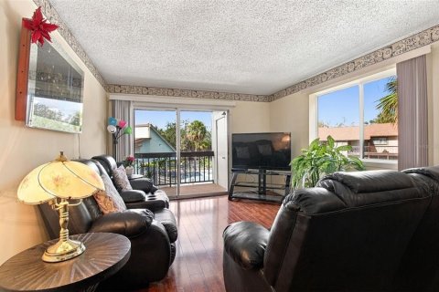 Condo in Tampa, Florida, 2 bedrooms № 2383462 - photo 22
