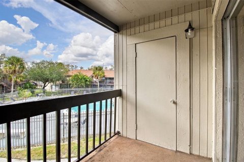 Condo in Tampa, Florida, 2 bedrooms № 2383462 - photo 26