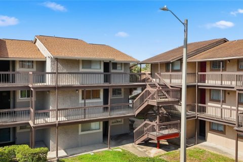 Condo in Tampa, Florida, 2 bedrooms № 2383462 - photo 4