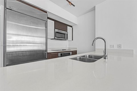 Снять в аренду кондоминиум в Майами, Флорида 1 спальня, 68.56м2, № 2077958 - фото 15