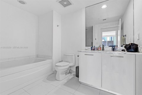 Снять в аренду кондоминиум в Майами, Флорида 1 спальня, 68.56м2, № 2077958 - фото 17