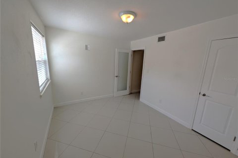Condo in Tampa, Florida, 3 bedrooms  № 1911961 - photo 18