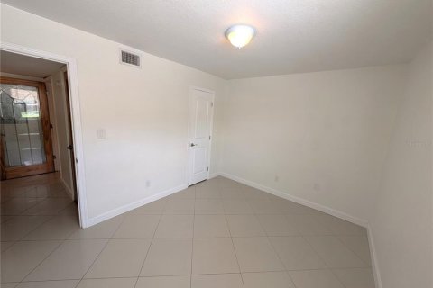 Condo in Tampa, Florida, 3 bedrooms  № 1911961 - photo 19