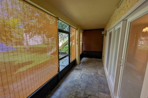Condo in Tampa, Florida, 3 bedrooms  № 1911961 - photo 23